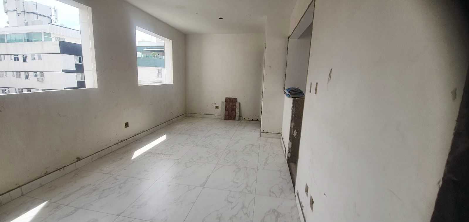 Apartamento à venda com 2 quartos, 65m² - Foto 2