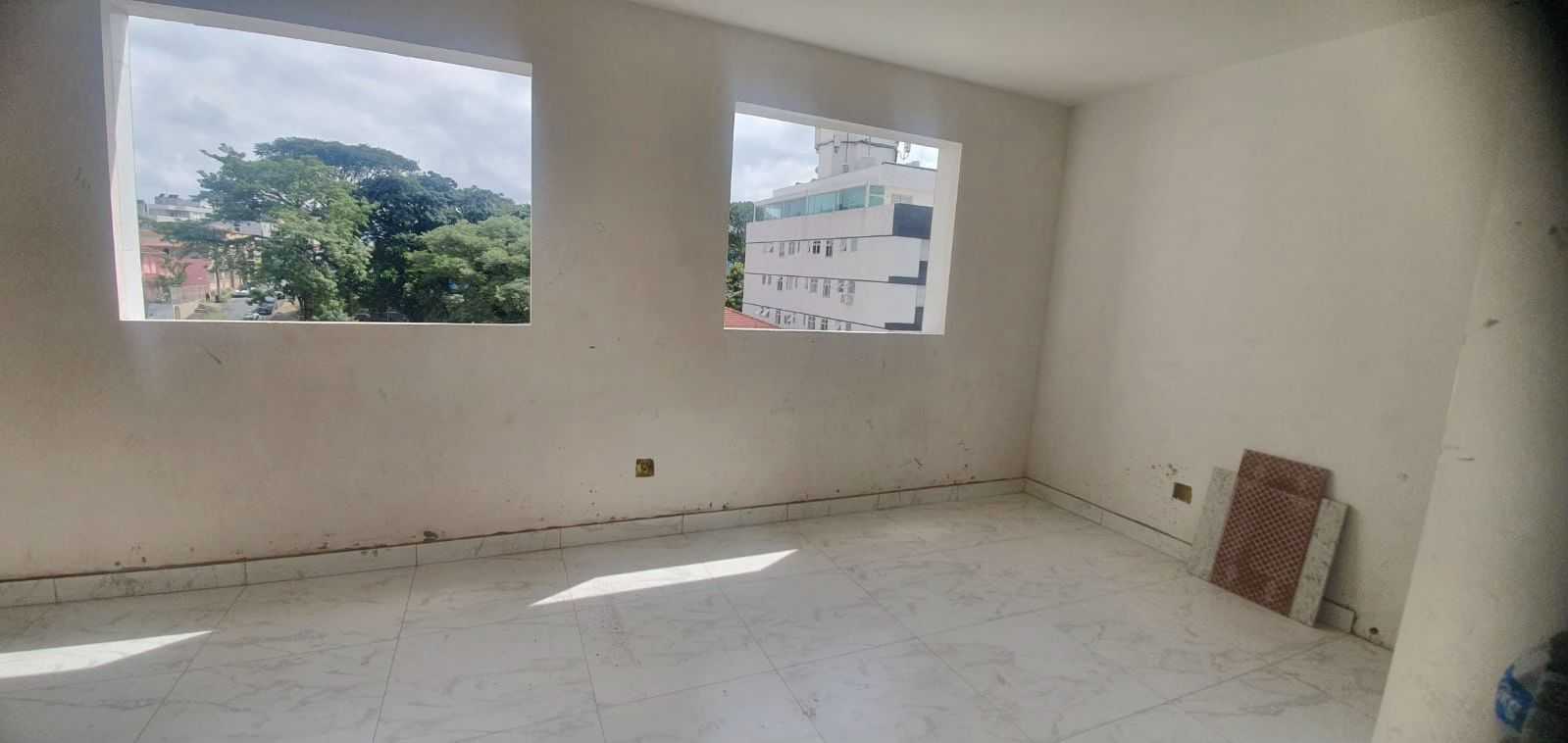 Apartamento à venda com 2 quartos, 65m² - Foto 4