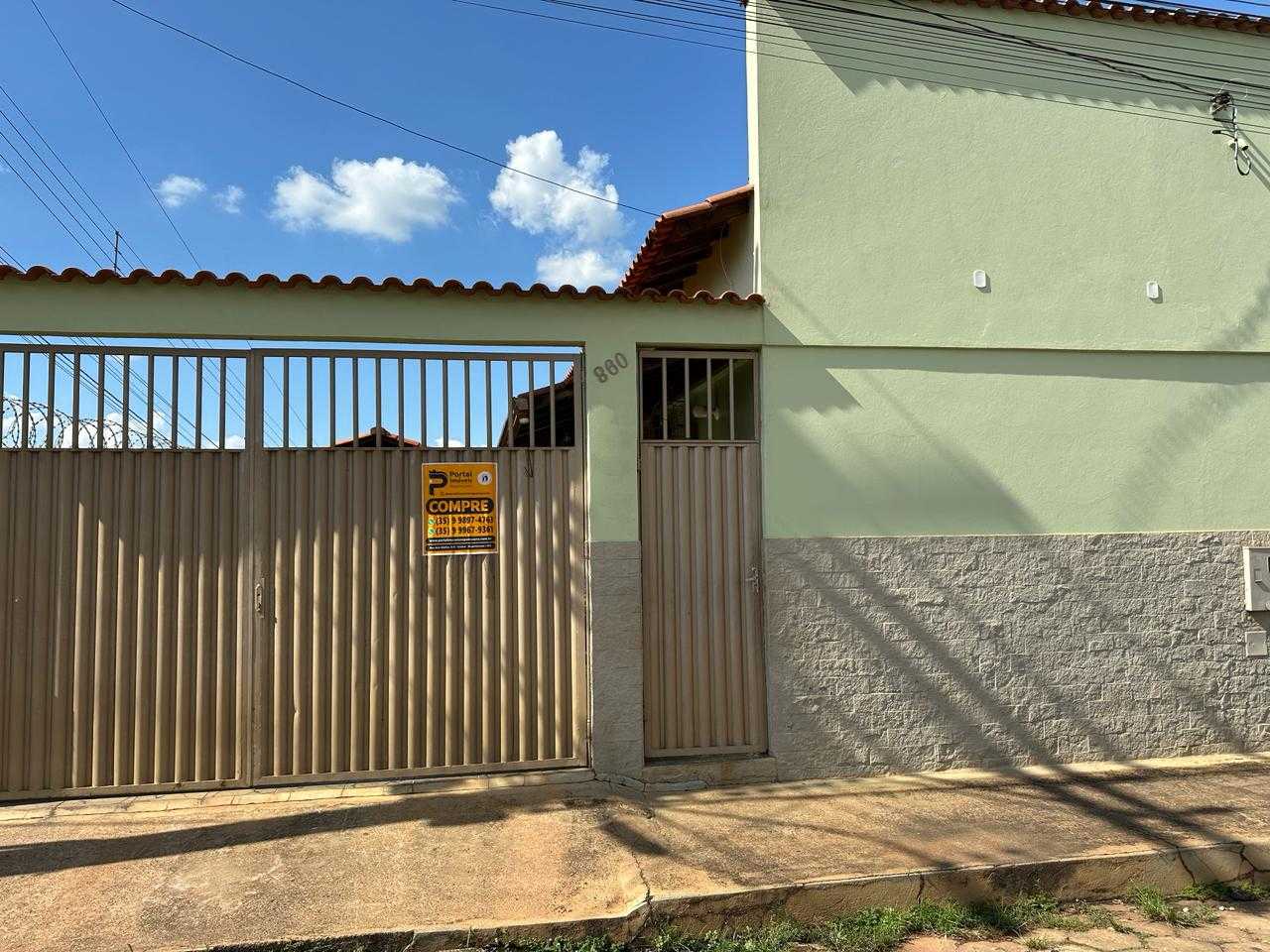 Casa à venda com 3 quartos, 239m² - Foto 2