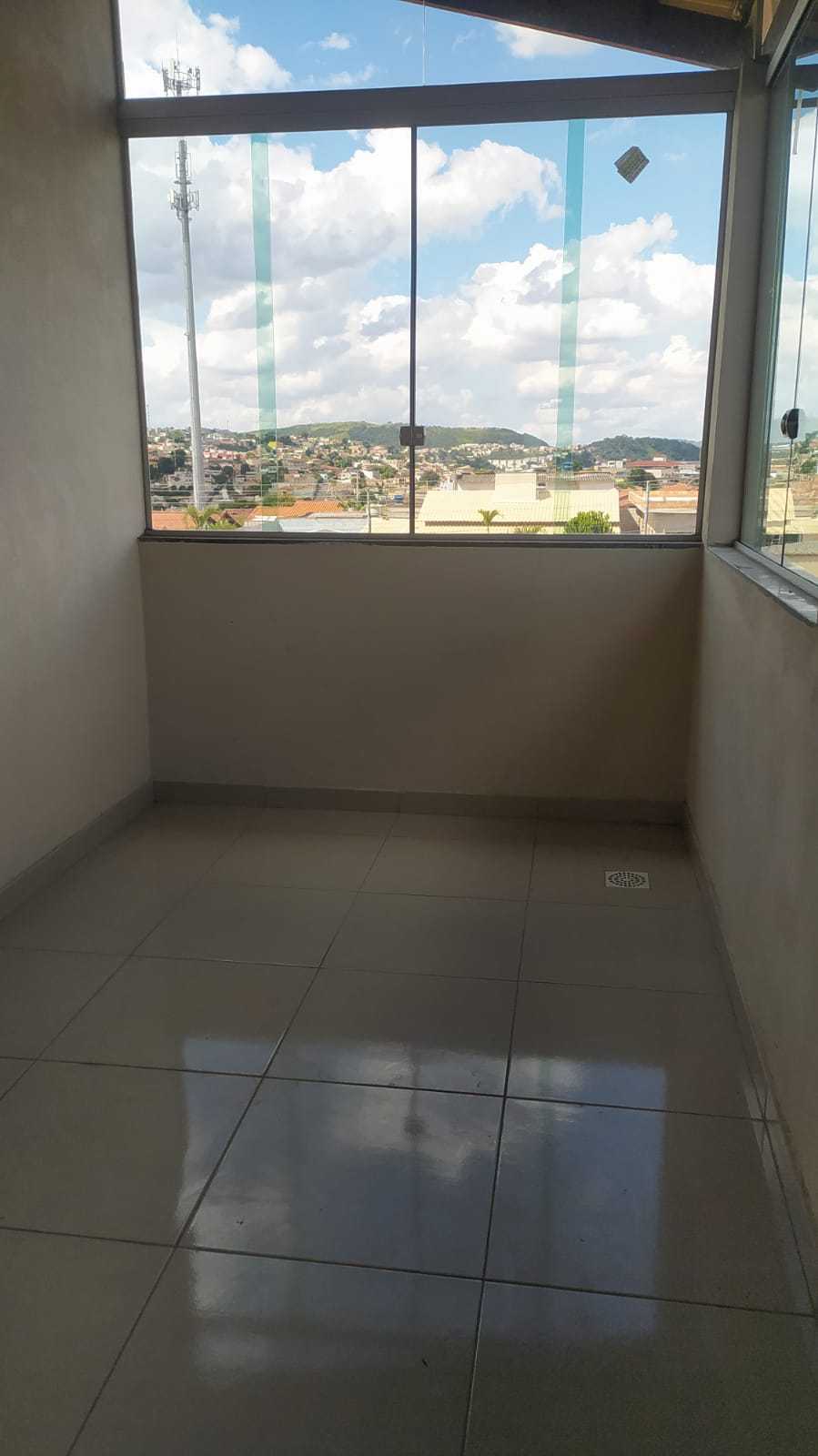 Casa à venda com 5 quartos, 230m² - Foto 3