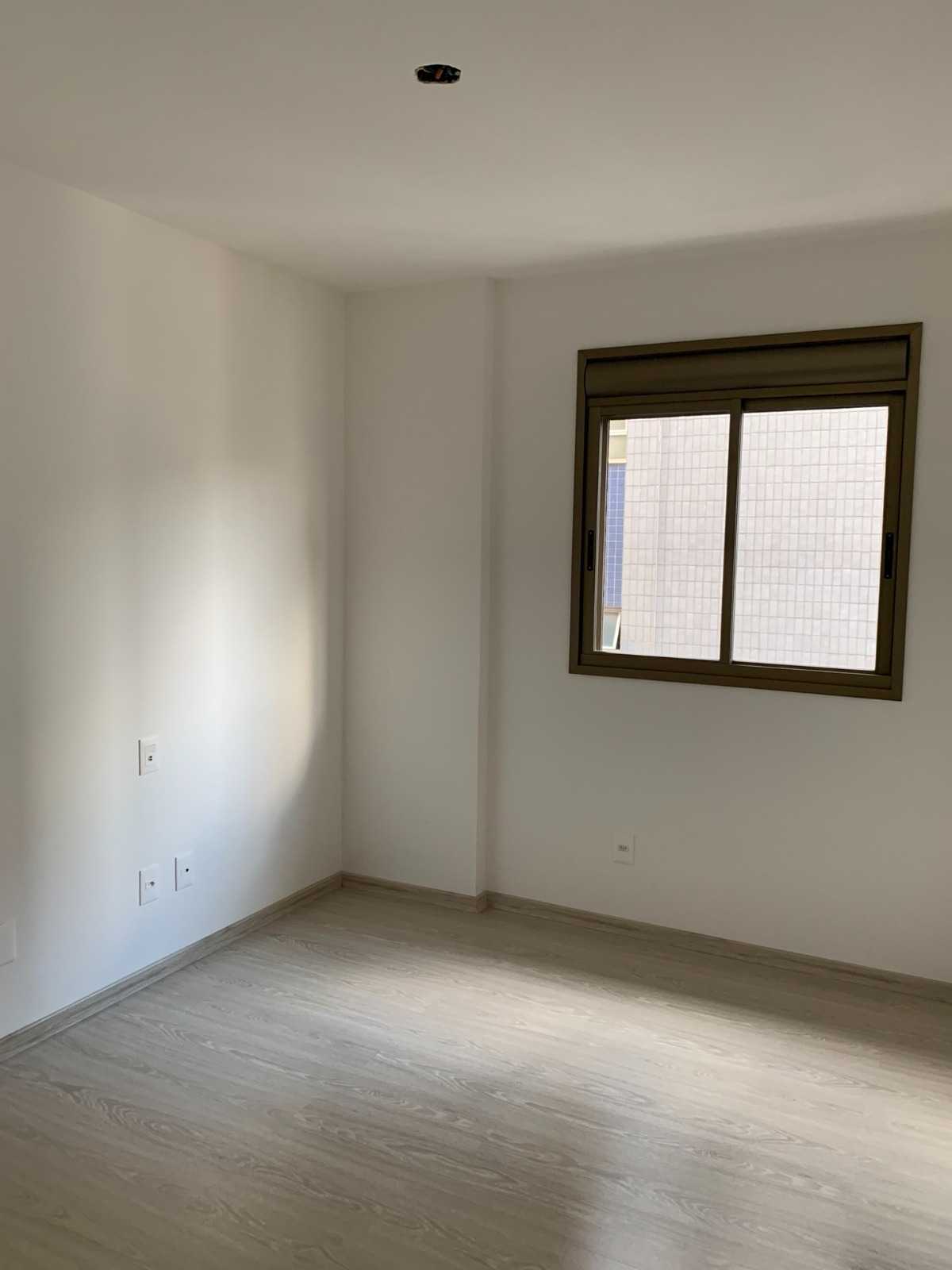 Apartamento à venda com 4 quartos, 134m² - Foto 4