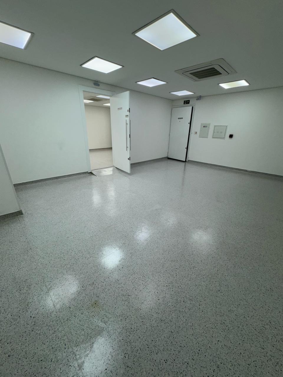 Loja-Salão para alugar, 129m² - Foto 1