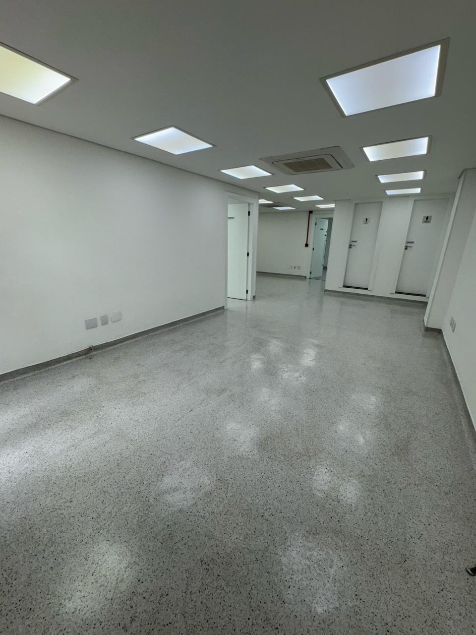 Loja-Salão para alugar, 129m² - Foto 2