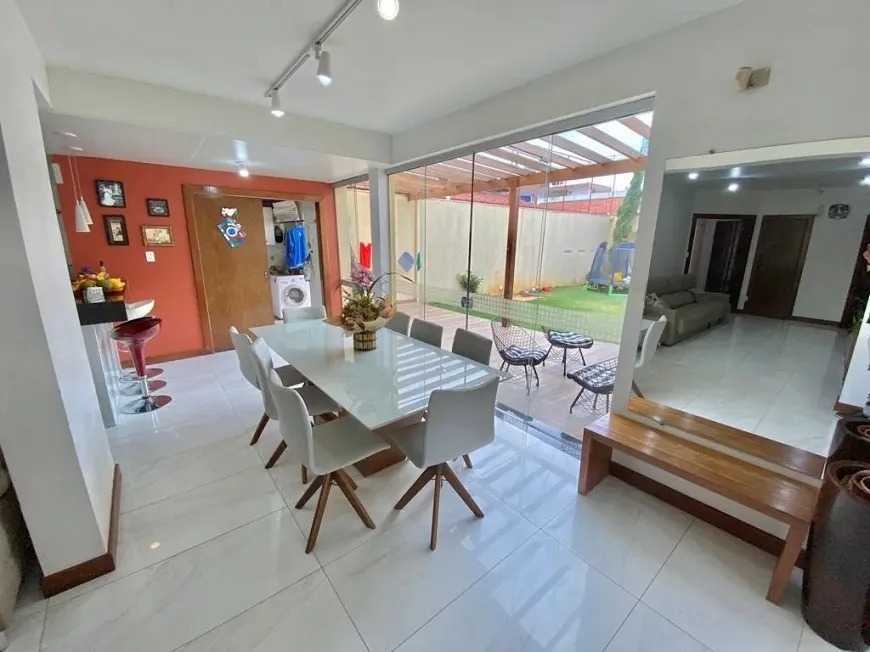 Casa à venda com 6 quartos, 450m² - Foto 3