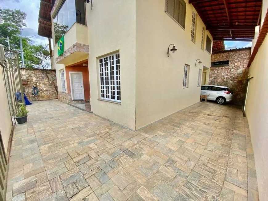 Casa à venda com 6 quartos, 450m² - Foto 16