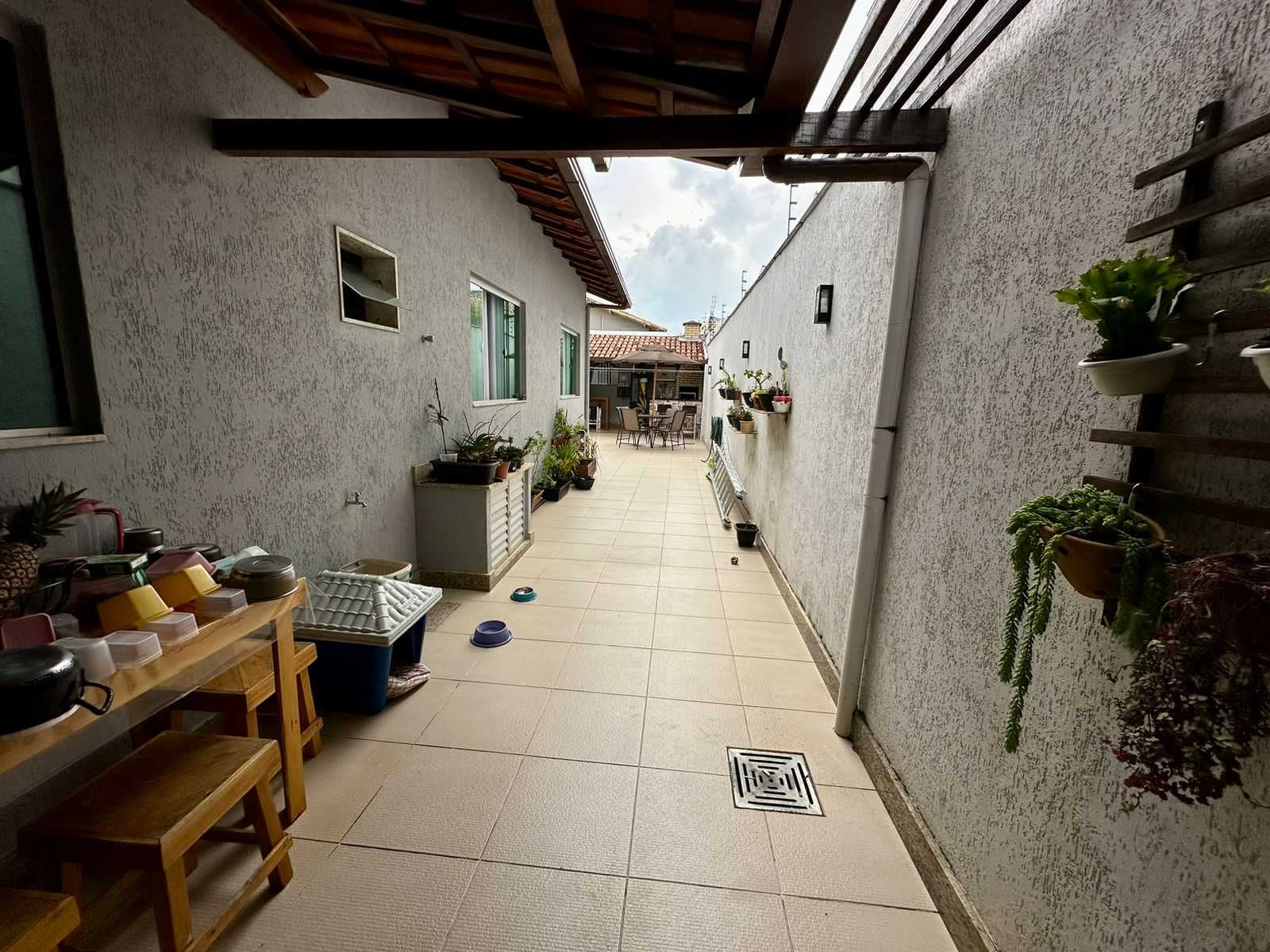 Casa à venda com 3 quartos, 180m² - Foto 11