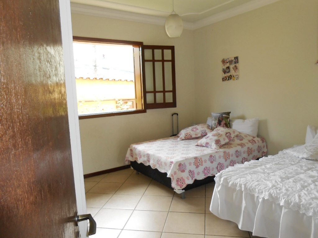 Casa à venda com 3 quartos, 200m² - Foto 17