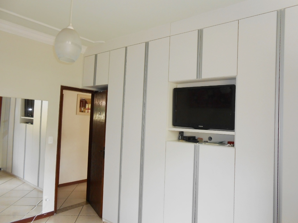 Casa à venda com 3 quartos, 200m² - Foto 18