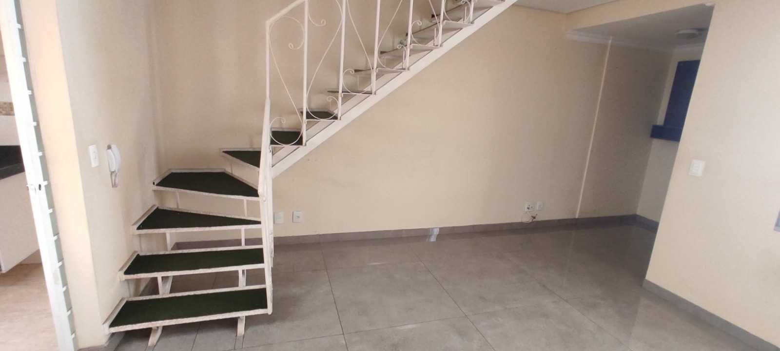 Casa à venda com 2 quartos, 80m² - Foto 2