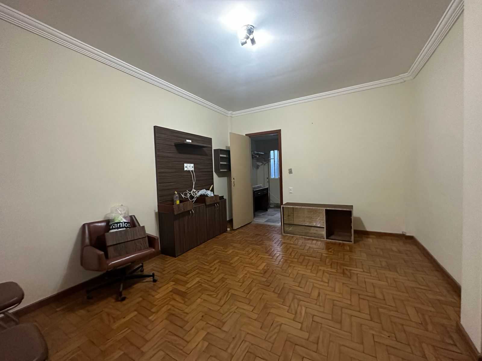 Casa à venda com 3 quartos, 300m² - Foto 4