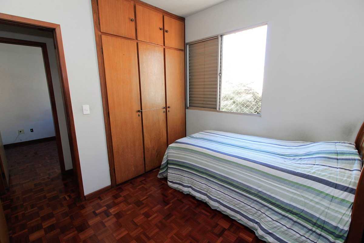 Apartamento à venda com 2 quartos, 68m² - Foto 9