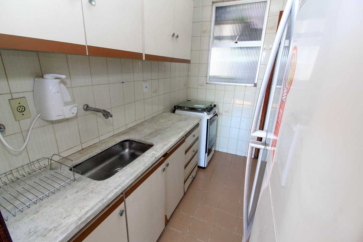 Apartamento à venda com 2 quartos, 68m² - Foto 5