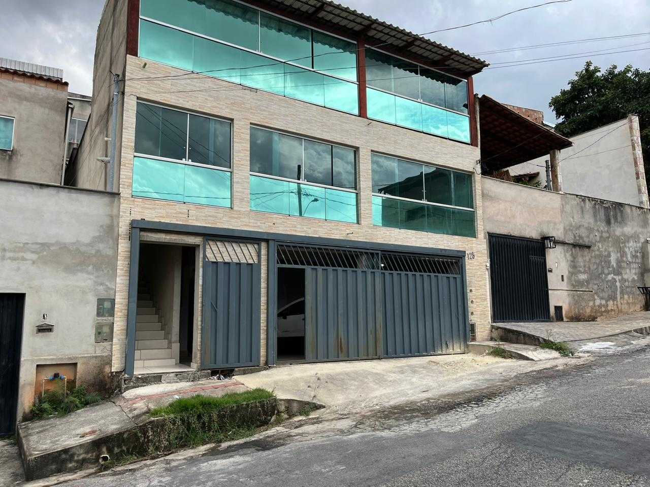 Casa à venda com 3 quartos, 156m² - Foto 1