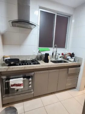 Apartamento à venda com 3 quartos, 76m² - Foto 2