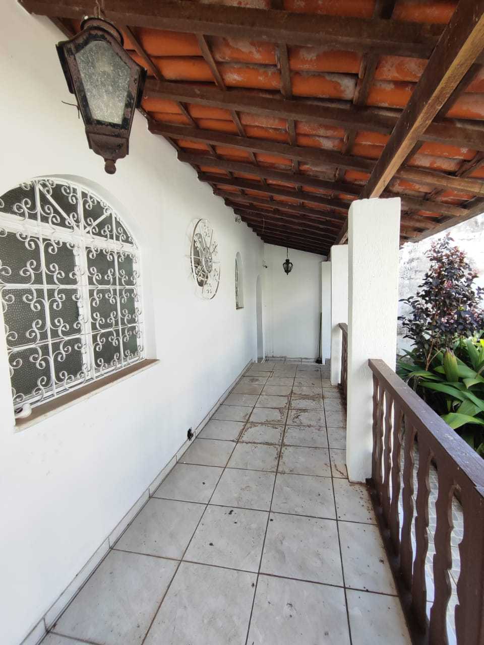 Casa à venda com 3 quartos, 200m² - Foto 2