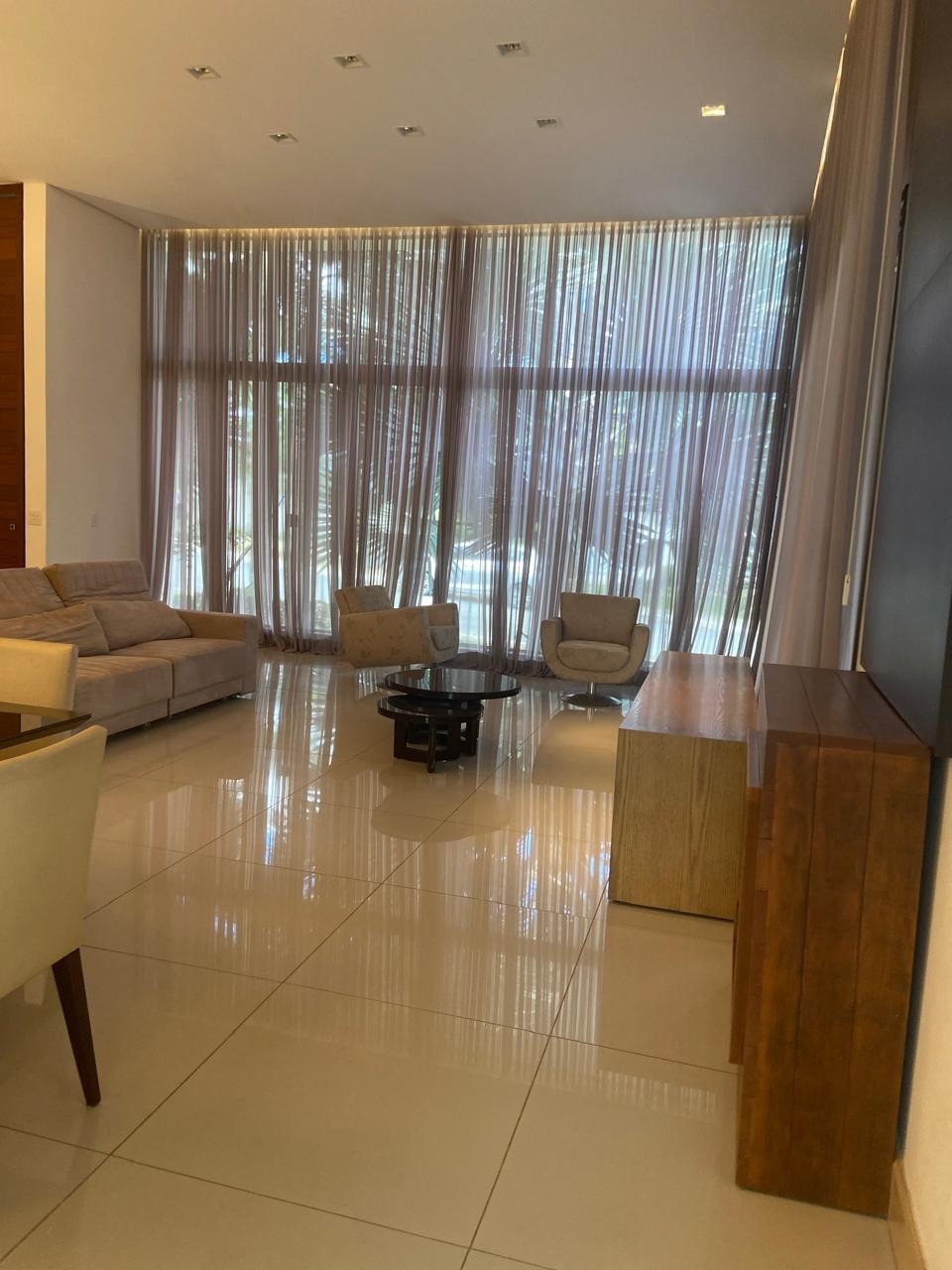 Casa para alugar com 5 quartos, 460m² - Foto 3