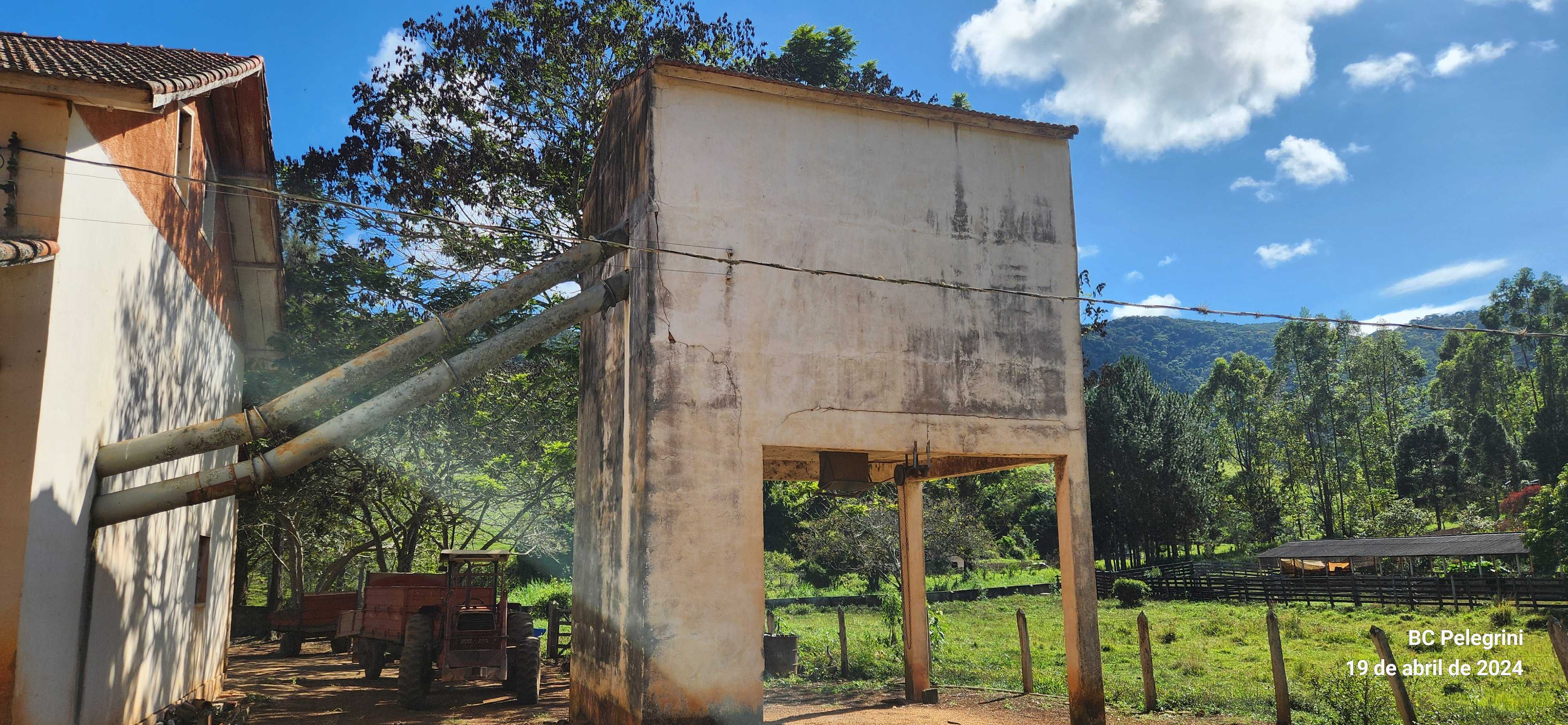 Chácara à venda com 4 quartos, 1500000m² - Foto 5