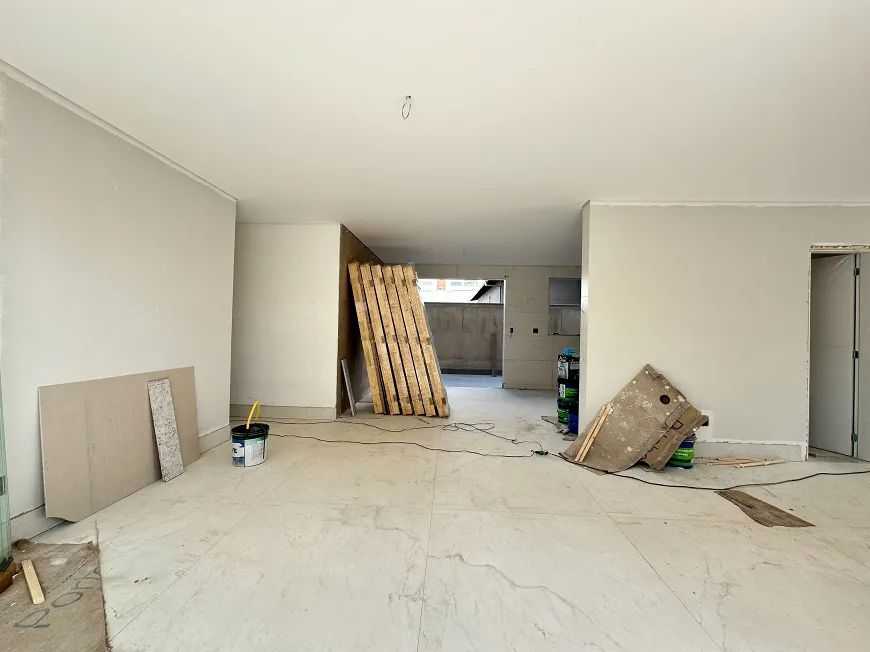 Apartamento à venda com 4 quartos, 250m² - Foto 3