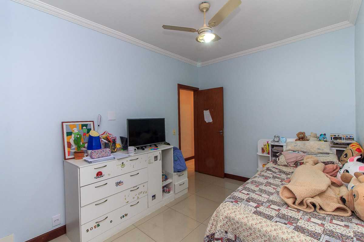 Apartamento à venda com 3 quartos, 257m² - Foto 11