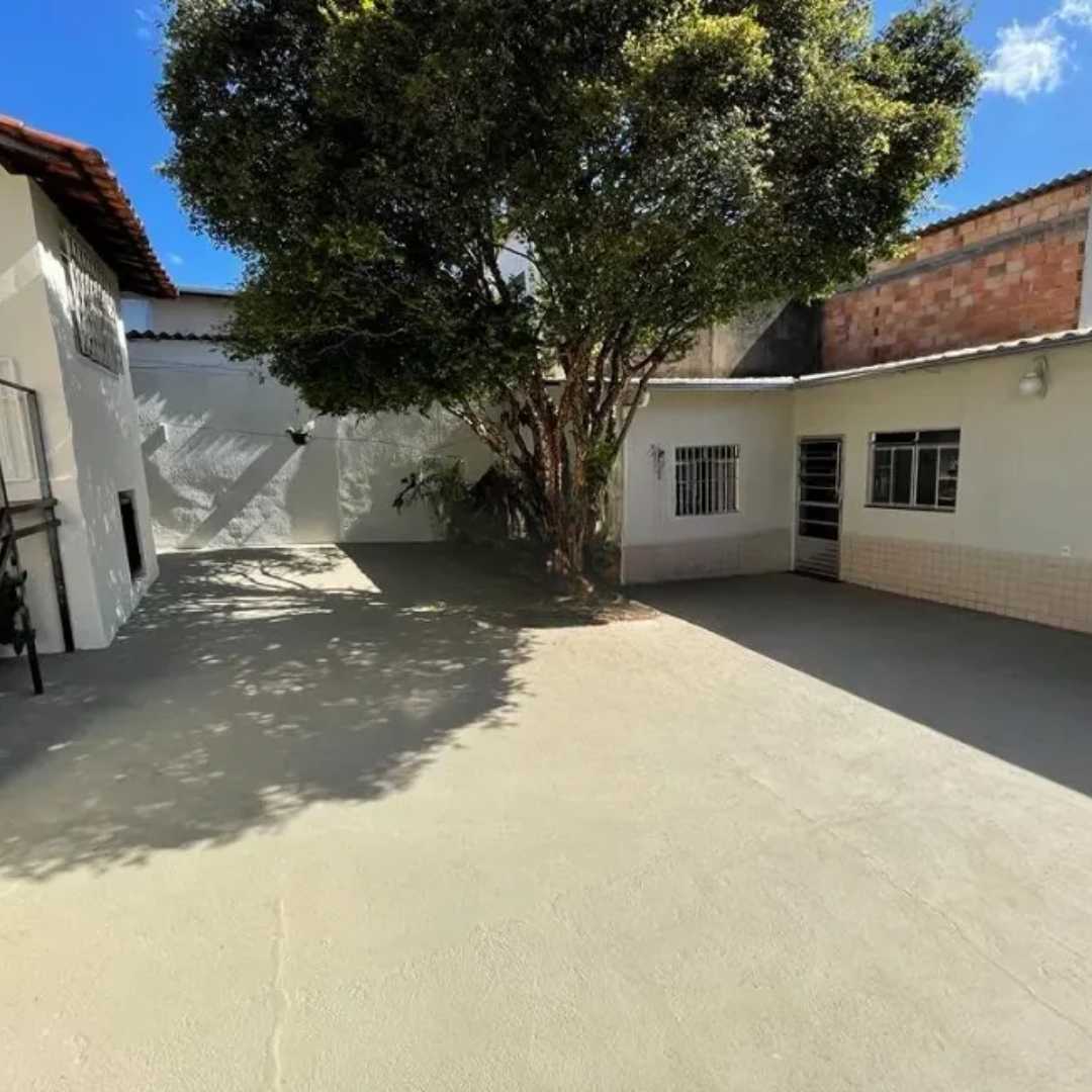 Casa à venda com 4 quartos, 200m² - Foto 3