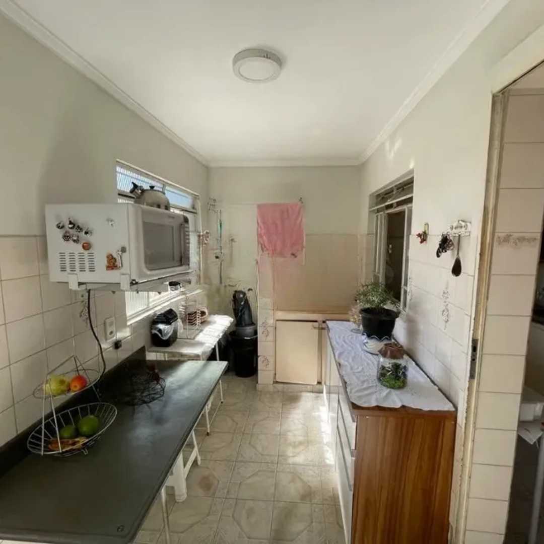 Casa à venda com 4 quartos, 200m² - Foto 11