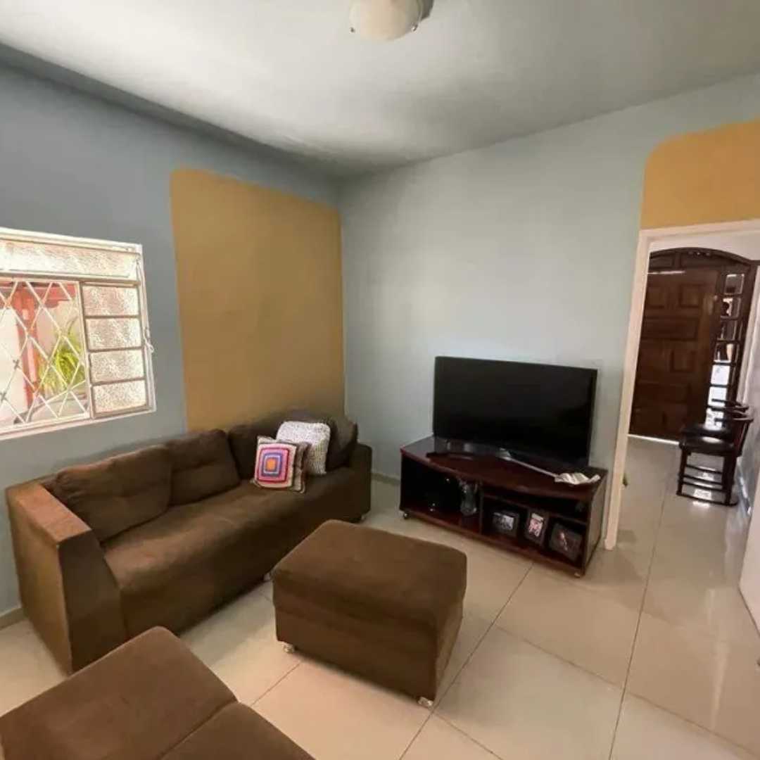 Casa à venda com 4 quartos, 200m² - Foto 4