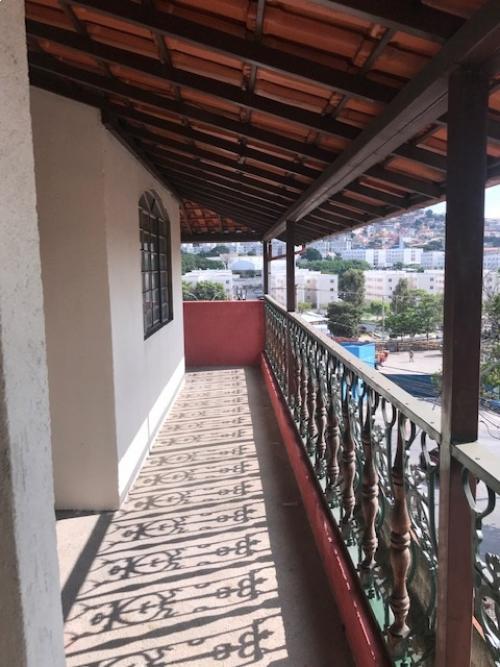 Apartamento à venda com 3 quartos, 100m² - Foto 1