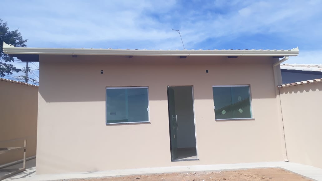 Casa à venda com 2 quartos, 55m² - Foto 1