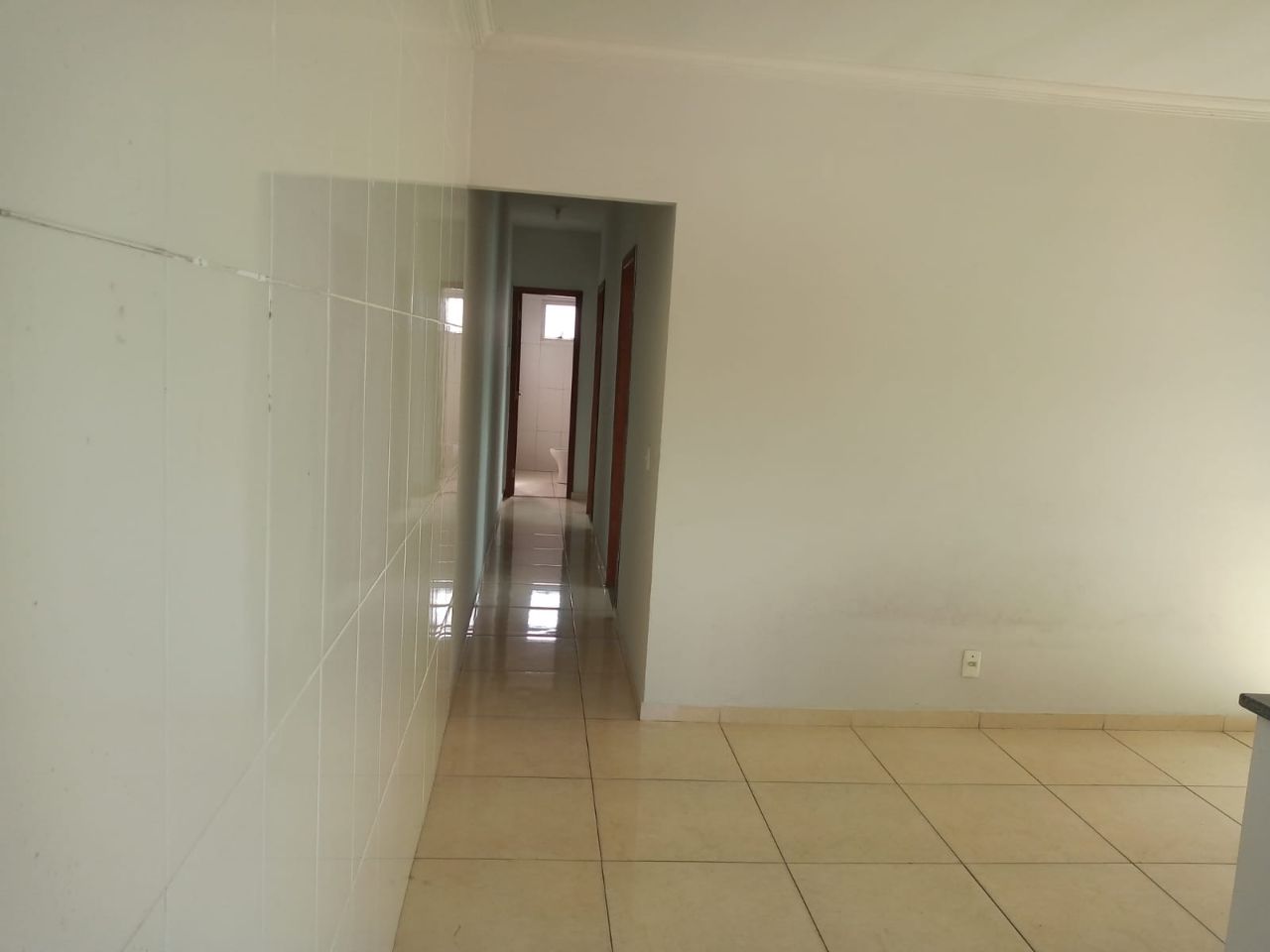 Casa à venda com 3 quartos, 60m² - Foto 2