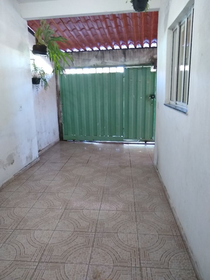 Casa à venda com 2 quartos, 80m² - Foto 2