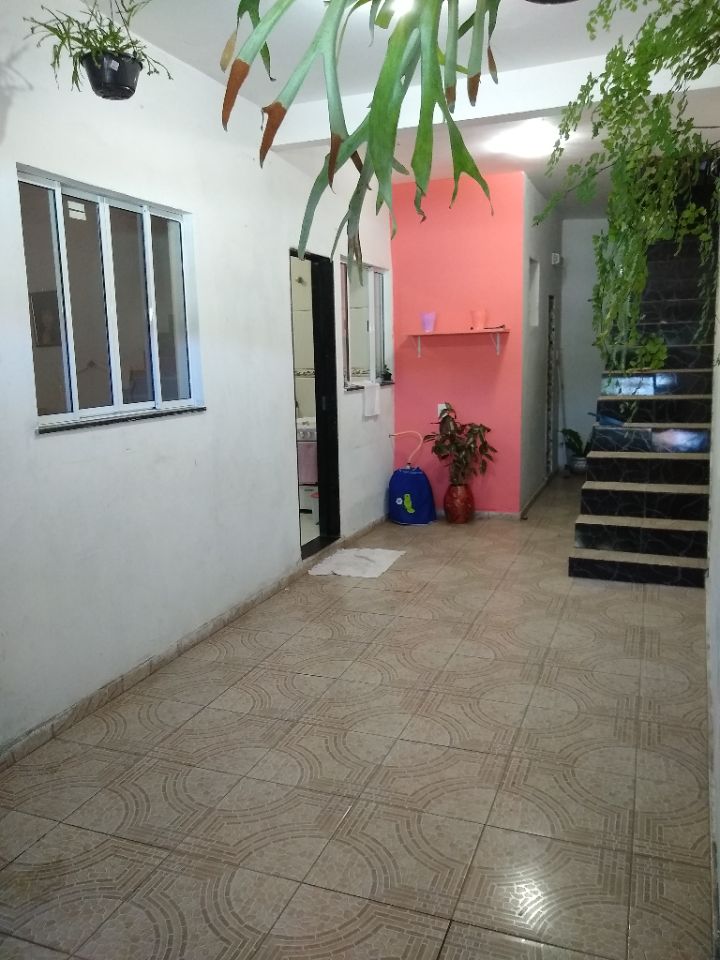 Casa à venda com 2 quartos, 80m² - Foto 1