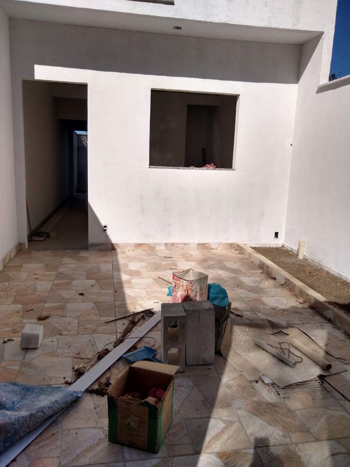 Casa à venda com 2 quartos, 100m² - Foto 2