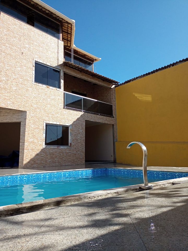 Casa à venda com 3 quartos, 280m² - Foto 1