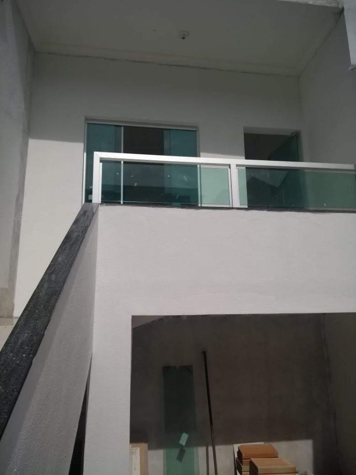 Casa à venda com 2 quartos, 180m² - Foto 2