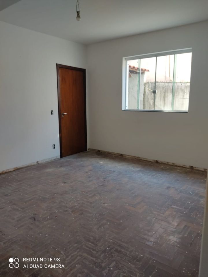 Apartamento à venda com 4 quartos, 136m² - Foto 2