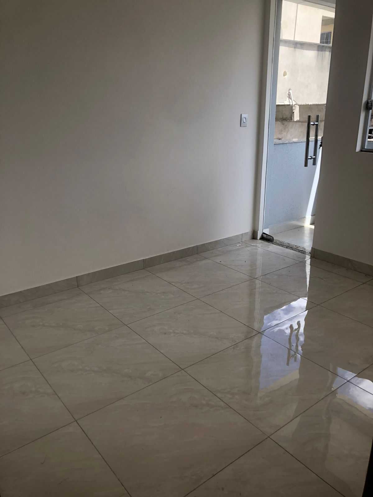 Apartamento à venda com 2 quartos, 70m² - Foto 1