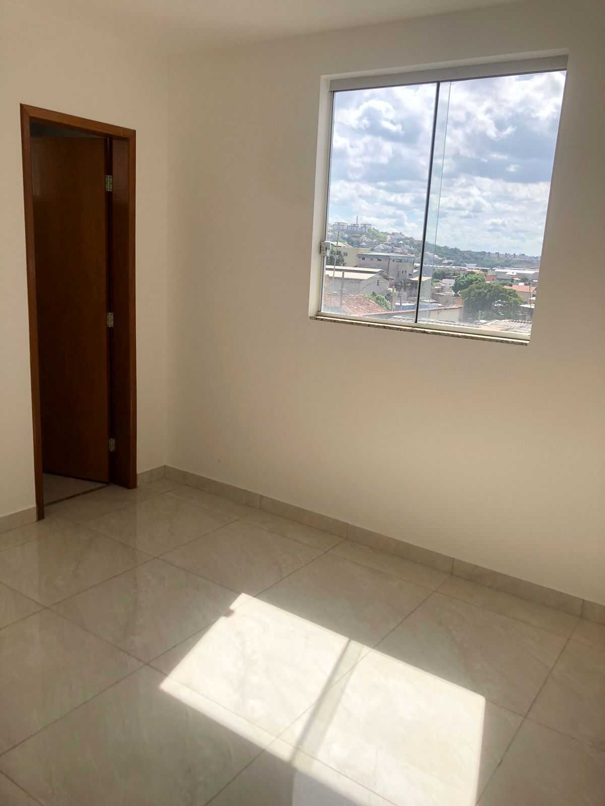 Apartamento à venda com 2 quartos, 70m² - Foto 2