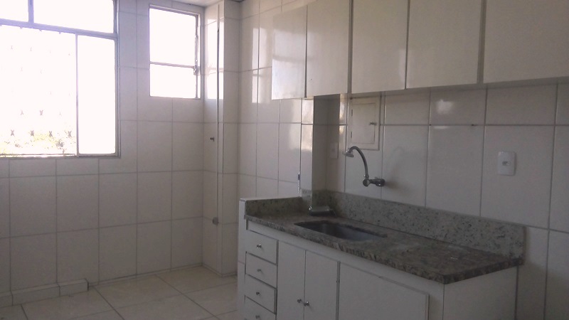 Apartamento à venda com 2 quartos, 65m² - Foto 2