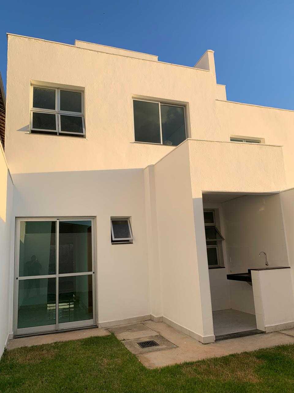 Casa à venda com 3 quartos, 175m² - Foto 1