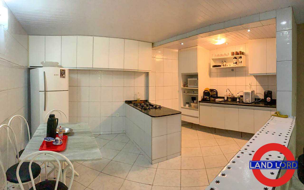 Casa à venda com 3 quartos, 340m² - Foto 8