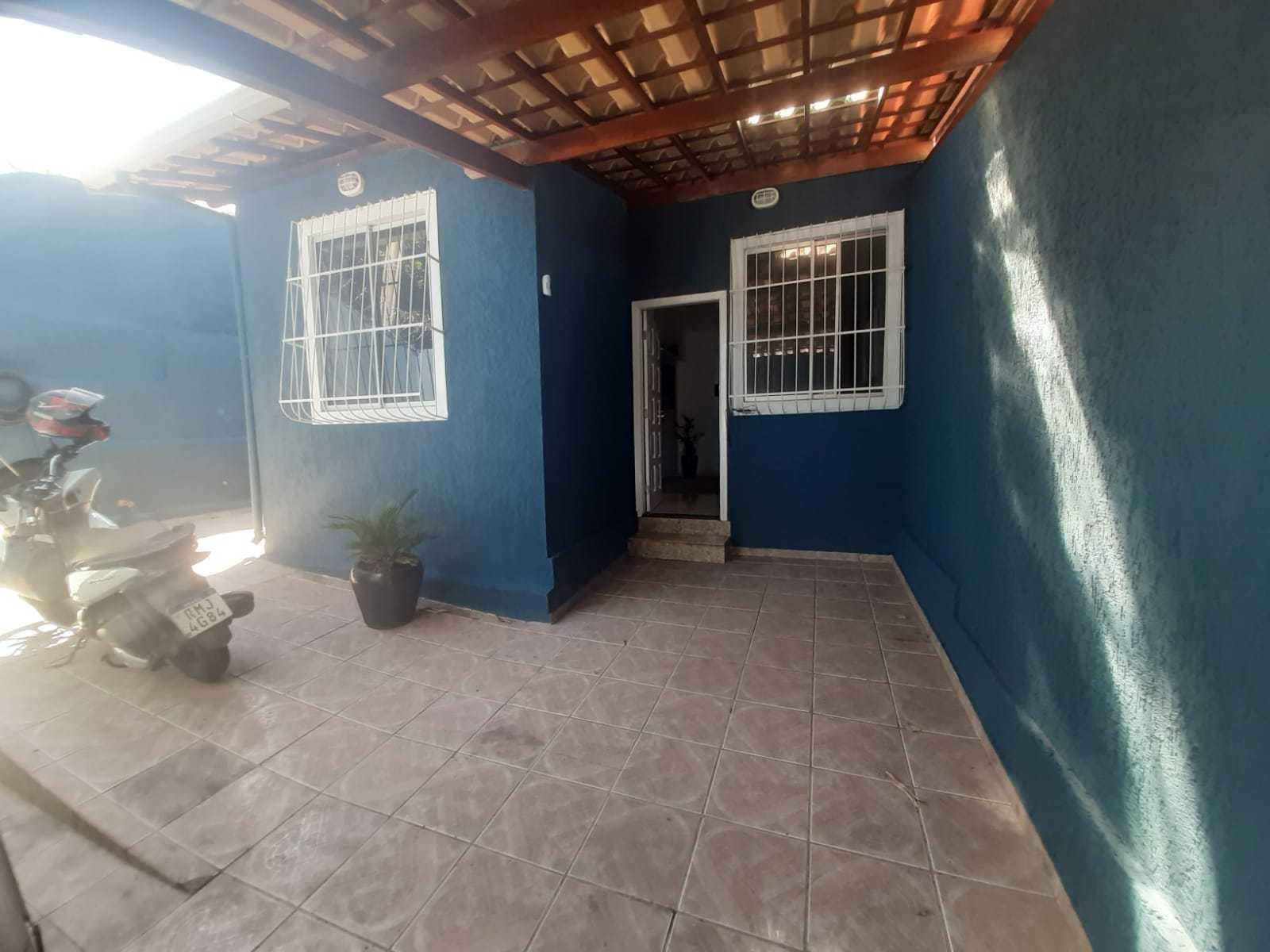 Casa à venda com 2 quartos, 70m² - Foto 2