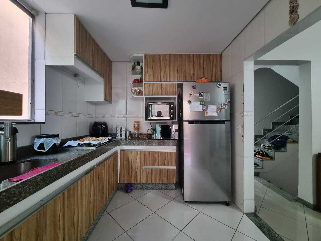 Casa à venda com 3 quartos, 200m² - Foto 12