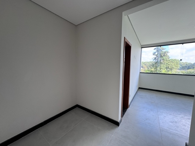 Chácara à venda com 4 quartos, 370m² - Foto 6