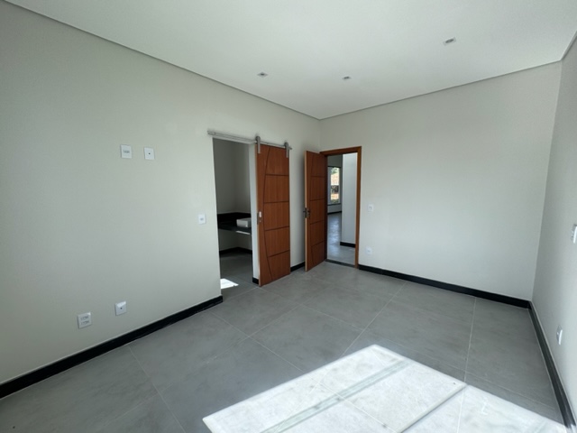 Chácara à venda com 4 quartos, 370m² - Foto 8