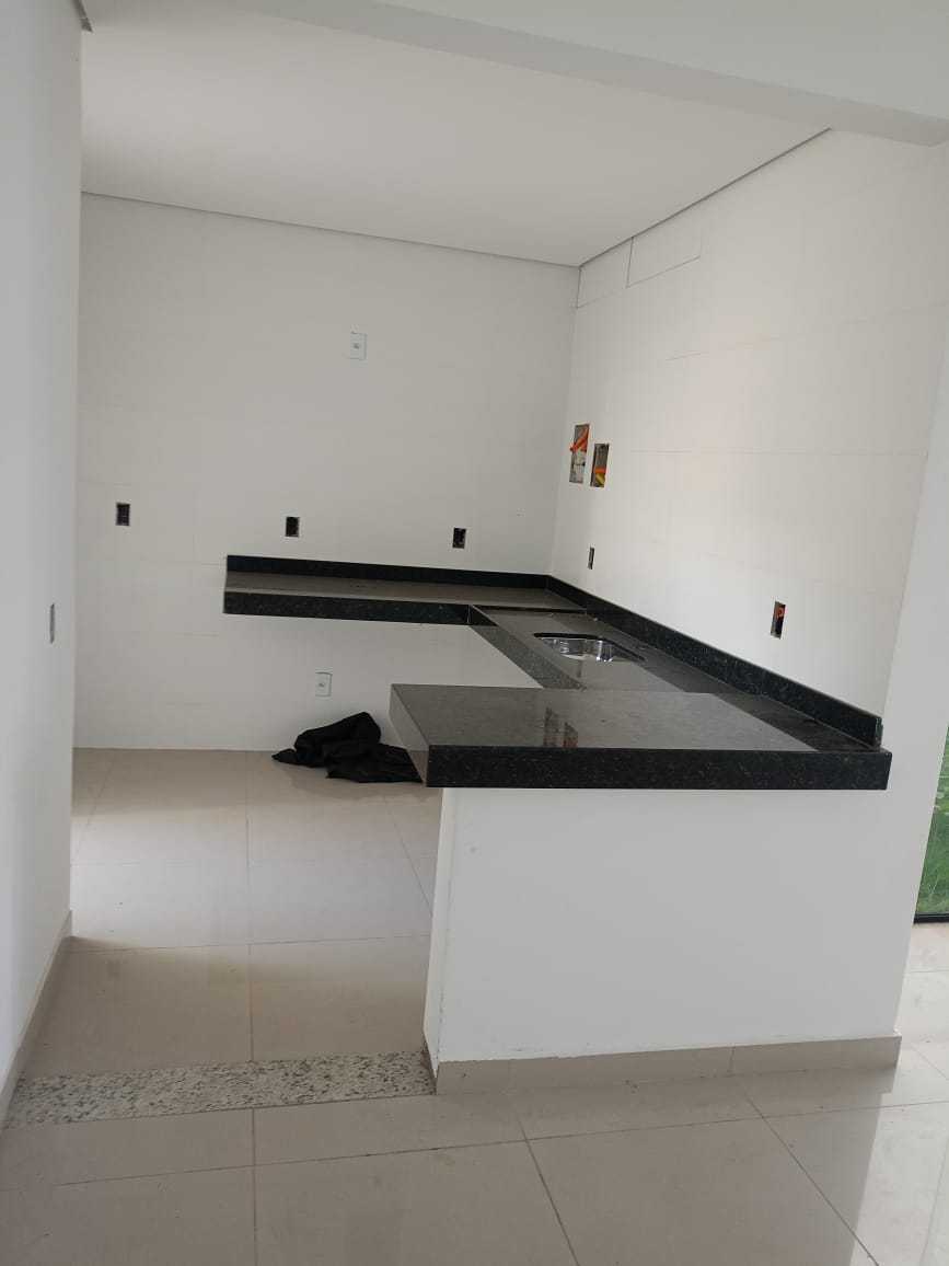 Casa à venda com 2 quartos, 186m² - Foto 4