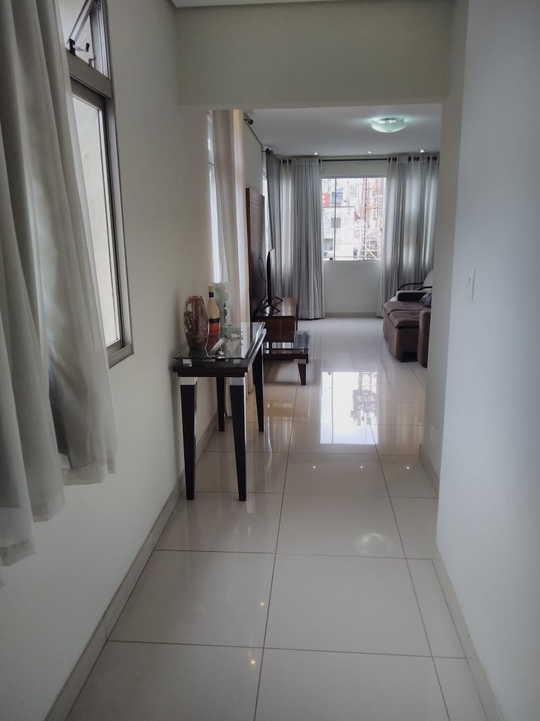 Apartamento à venda com 4 quartos, 140m² - Foto 1