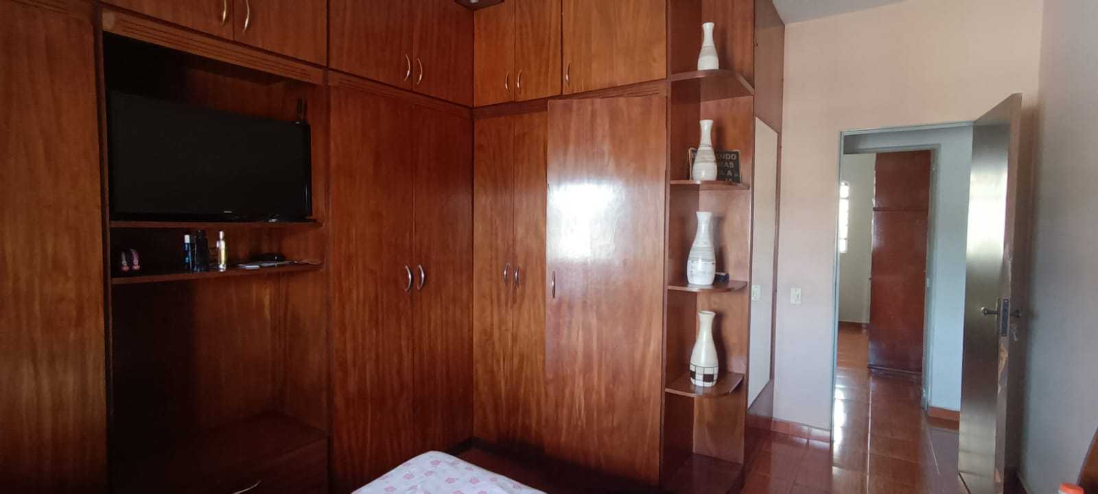 Casa à venda com 3 quartos, 360m² - Foto 14