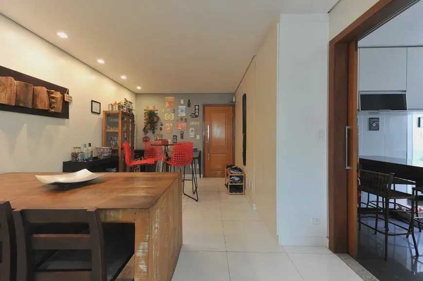 Apartamento à venda com 3 quartos, 100m² - Foto 2