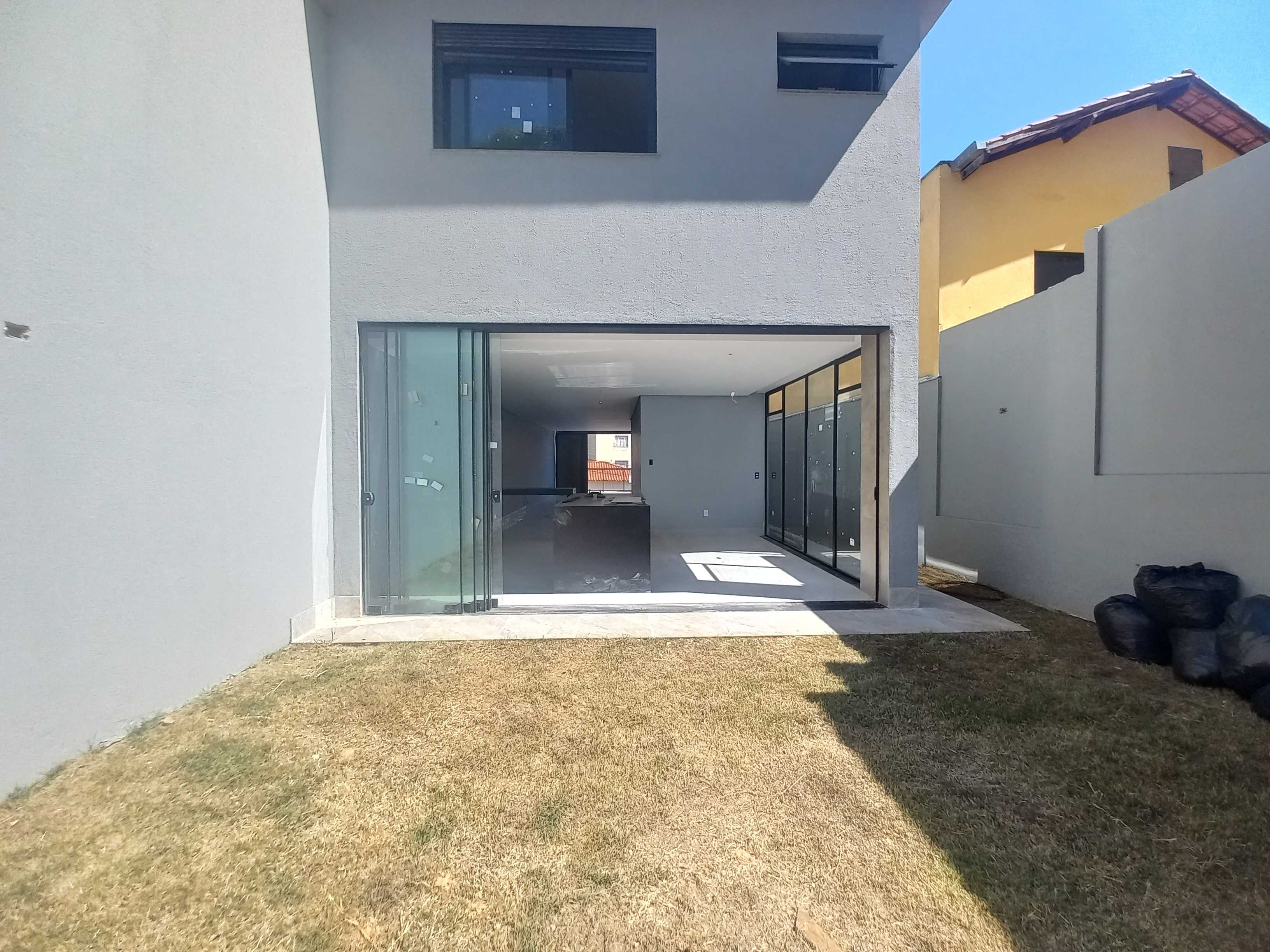 Casa à venda com 4 quartos, 60m² - Foto 21