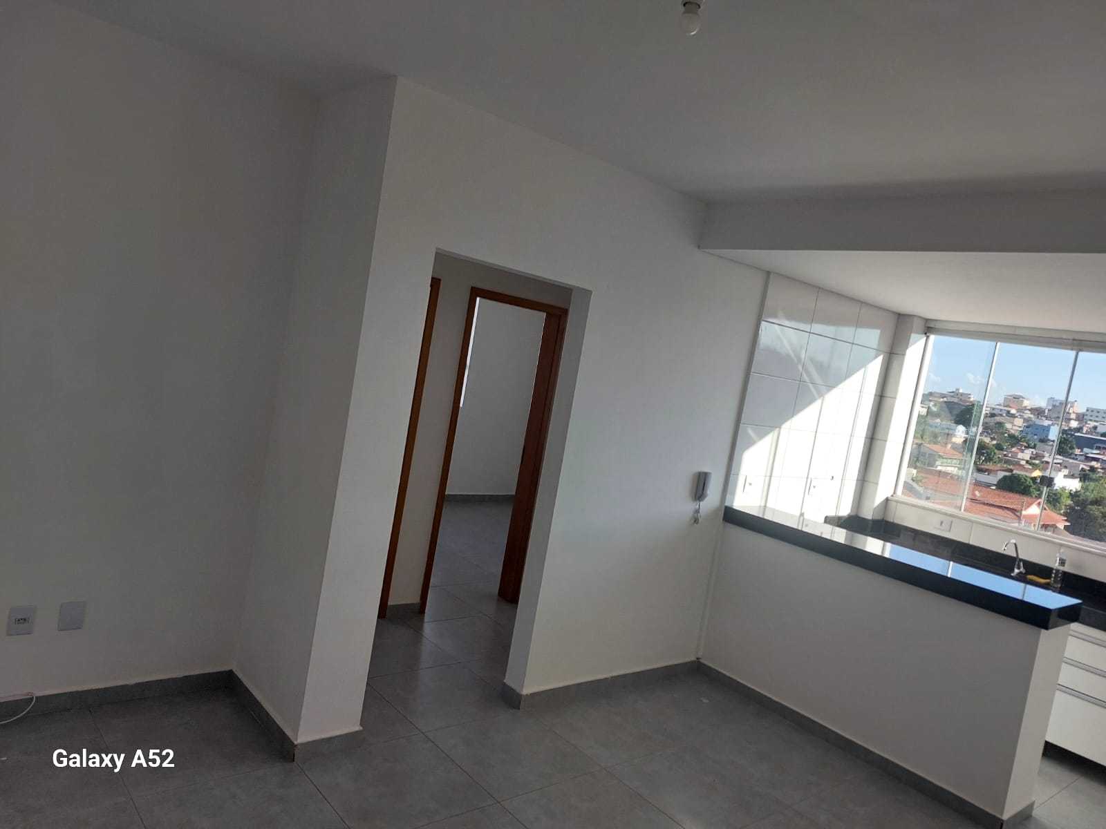 Apartamento à venda com 2 quartos, 60m² - Foto 2